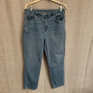 American Eagle Curvy Mom Jean
